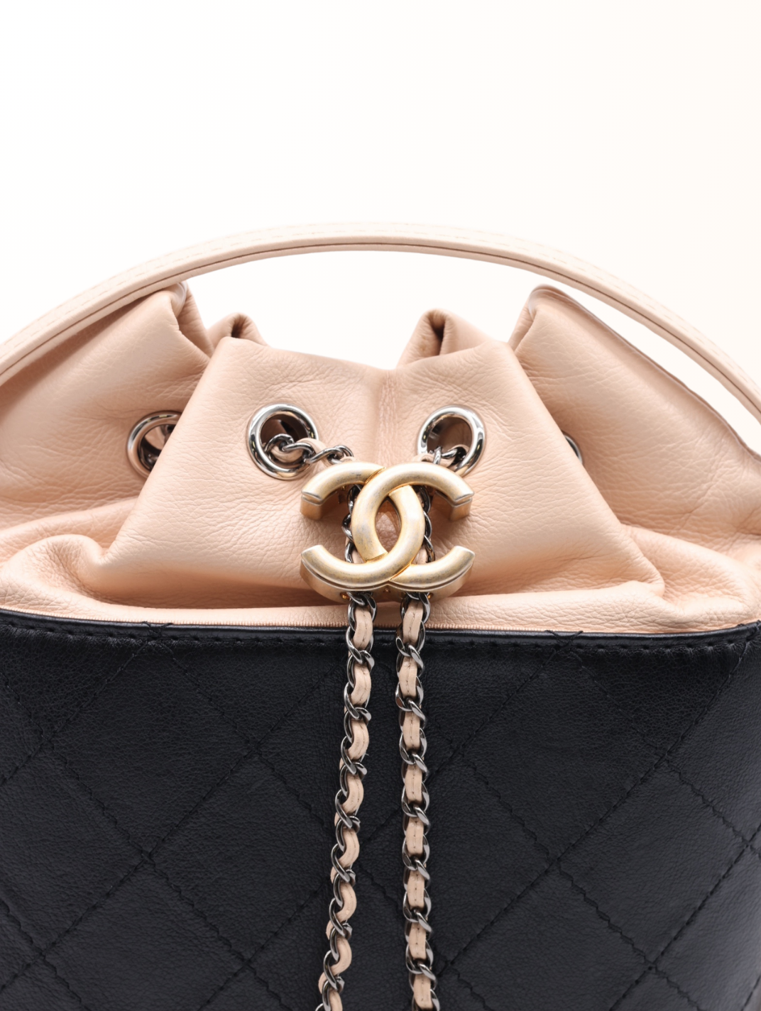 Quilted CC Chain Shoulder Bag