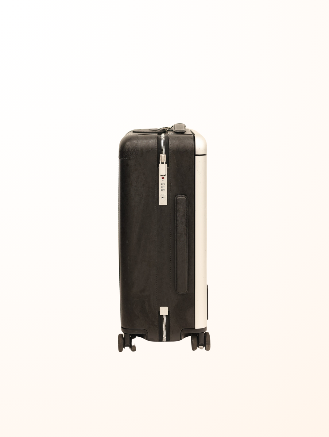 Taiga Leather Horizon 55 Suitcase